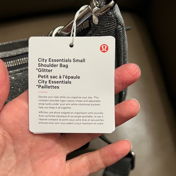 LULULEMON *LIMITED EDITION* City Essentials Small Shoulder Bag 3L
Glitter🩶✨ - Picture 7 of 17